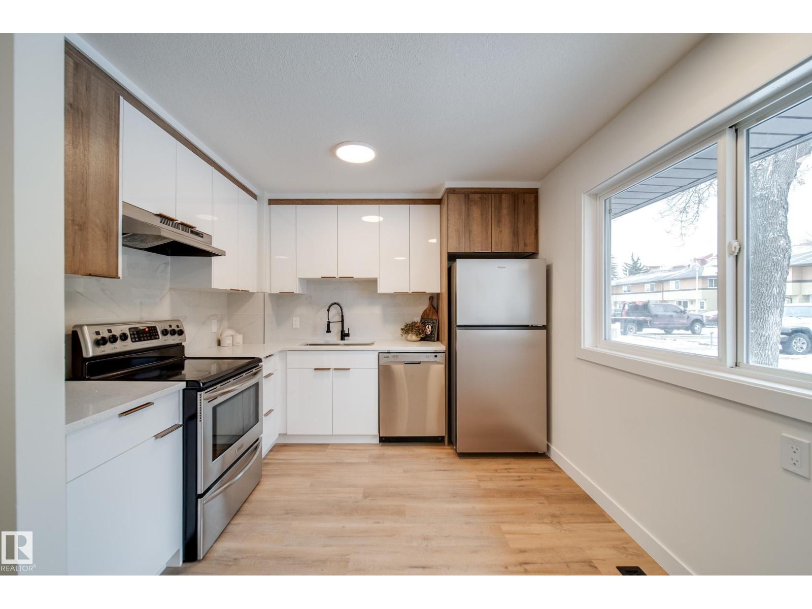 Additional image 6 of 125 Woodborough Way NW, Edmonton, AB, T5Y1N2
