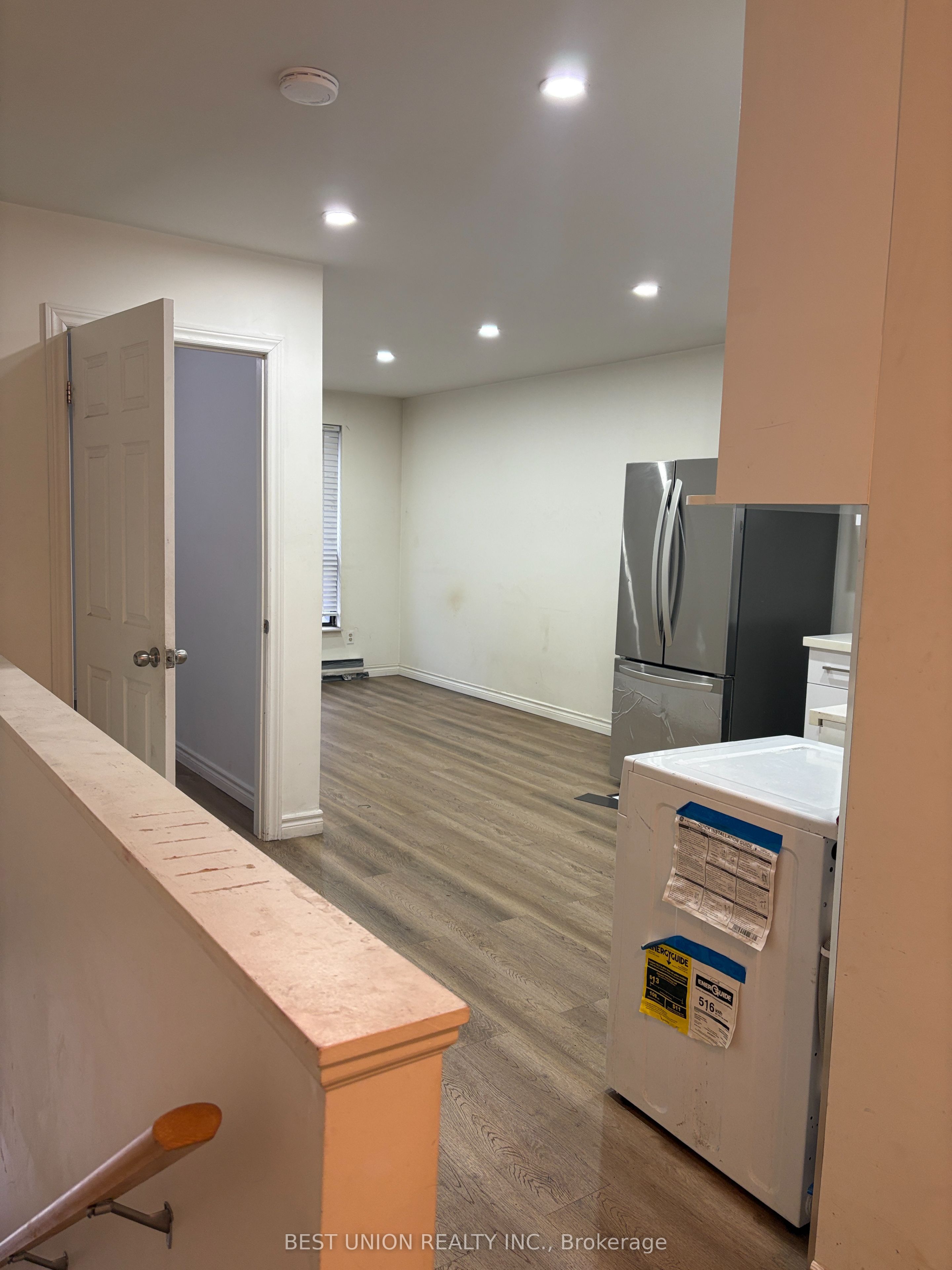 Additional image 6 of Upper Unit-422 Queen St W Street, Toronto, ON, M8V 2A7