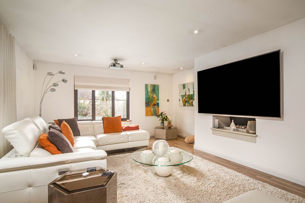 Additional image 8 of 4 bed detached house for salePark Estate, La Marquanderie, St Brelade JE3