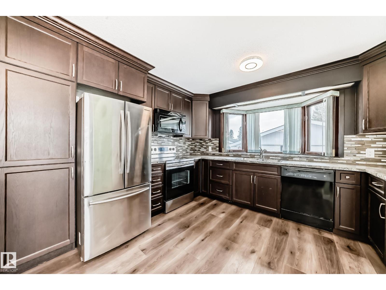 Additional image 5 of 17104 85 Avenue NW, Edmonton, AB, T5T0K8