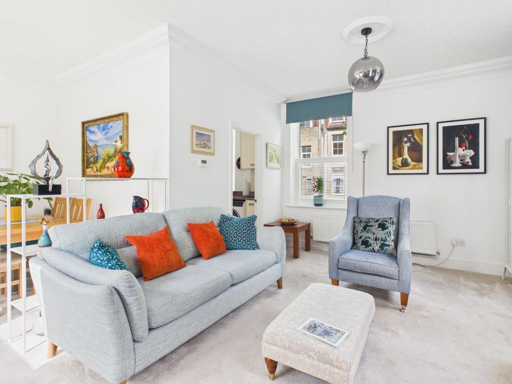2 bed flat for saleAsham Hall, Bingley BD16 photo 3