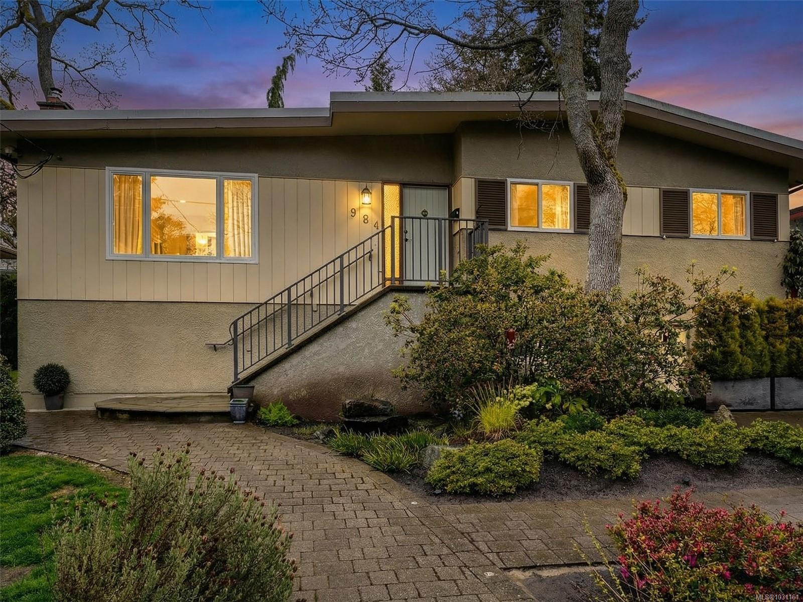 Additional image 2 of 984 Brighton Crescent, Victoria, BC, V8S 2G5