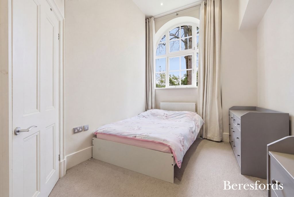 Additional image 20 of 3 bed flat for saleAcademy Square, Gidea Park RM2
