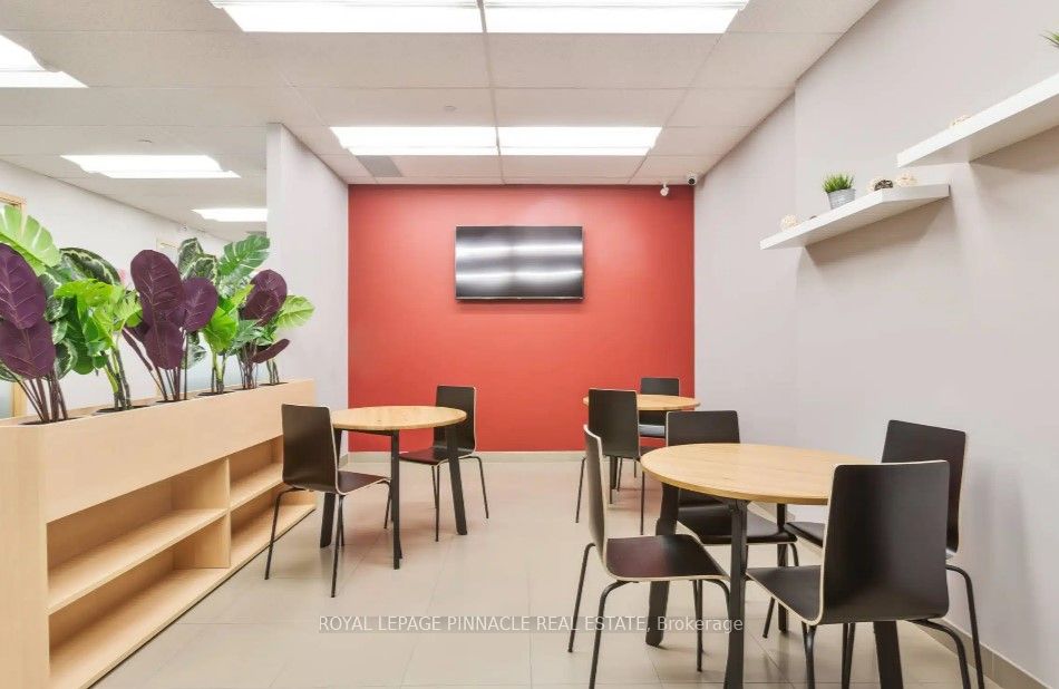 Additional image 6 of 301-X-231 Oak Park Boulevard, Oakville, ON, L6H 6M4