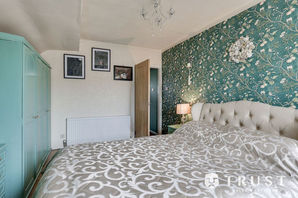 Additional image 17 of 3 bed semi-detached house for saleCarlinghow Lane, Batley WF17