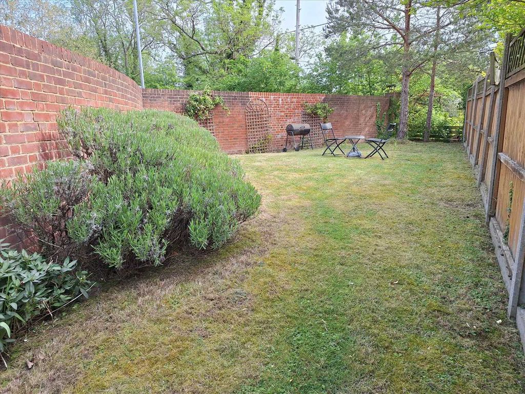 Additional image 9 of 2 bed flat for saleManor Court, Manor Lane, Old Basing, Basingstoke RG24