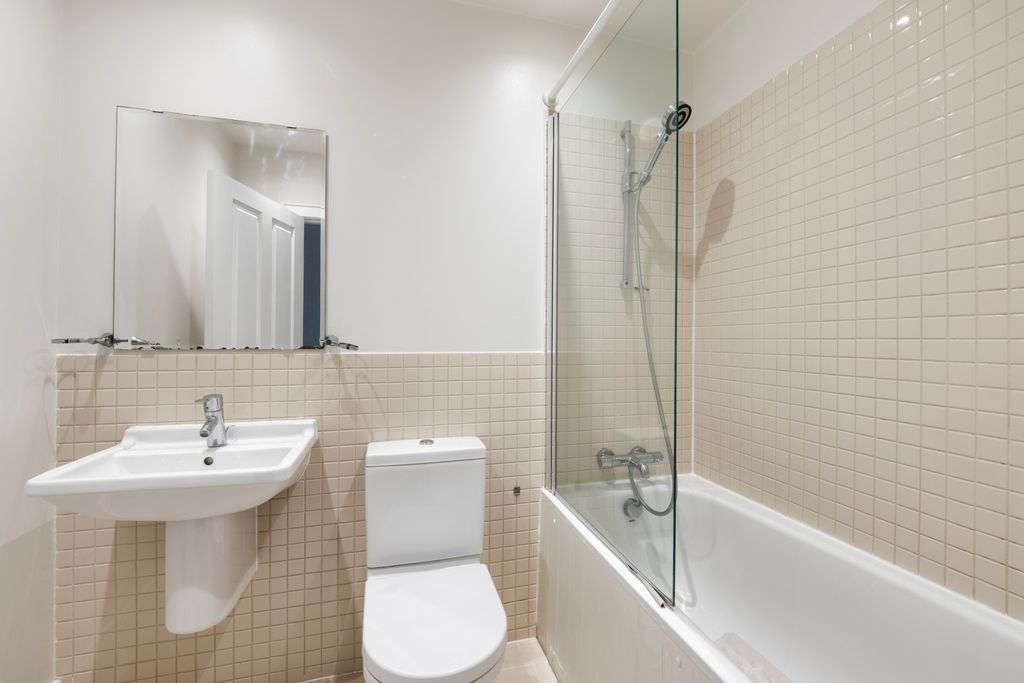 Additional image 15 of 6 bed detached house for saleLewiston Close, Worcester Park KT4