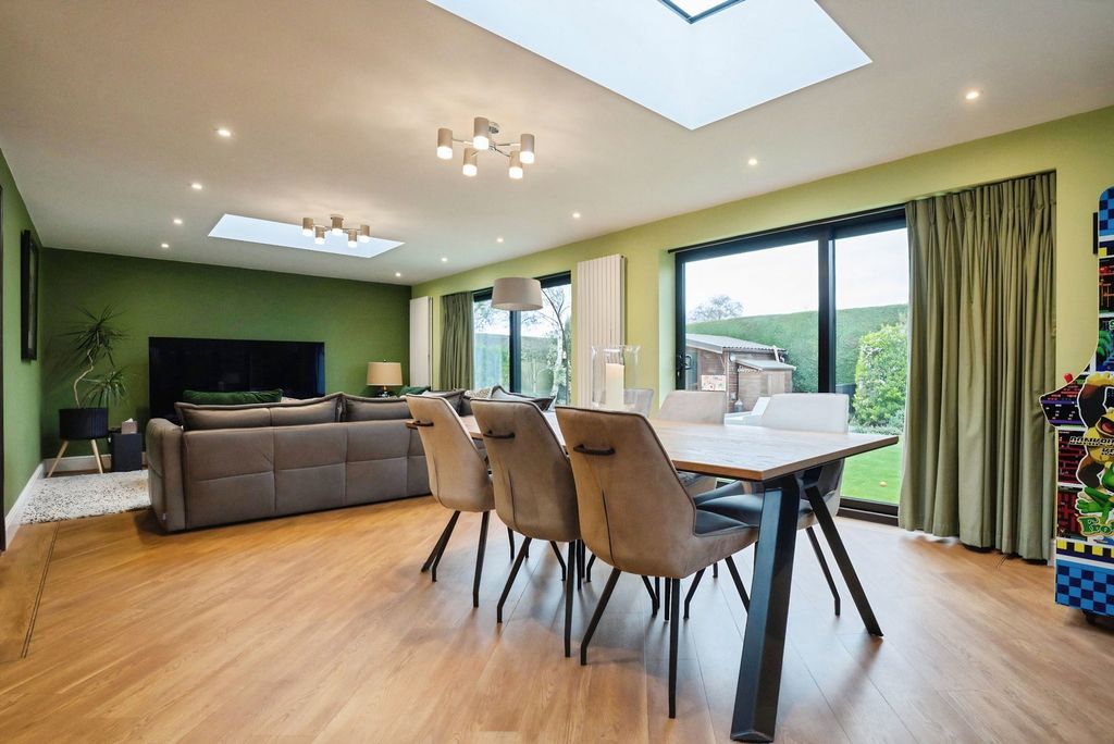 Additional image 18 of 4 bed detached house for saleHough Green Road, Widnes WA8