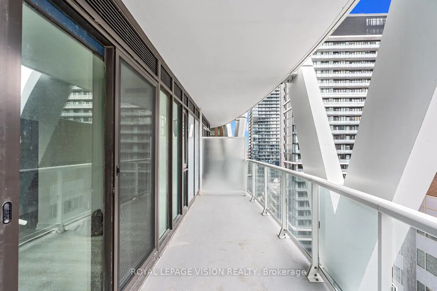 Additional image 8 of 230 Simcoe Street 3113