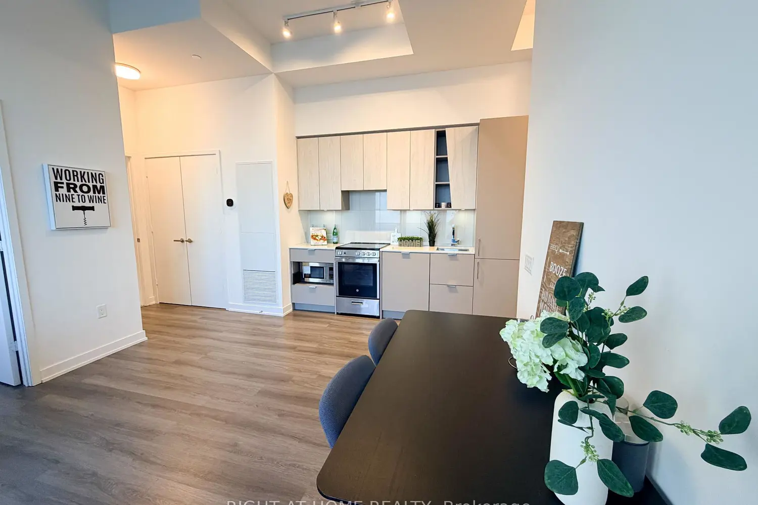 Additional image 13 of 3883 Quartz Road 2505