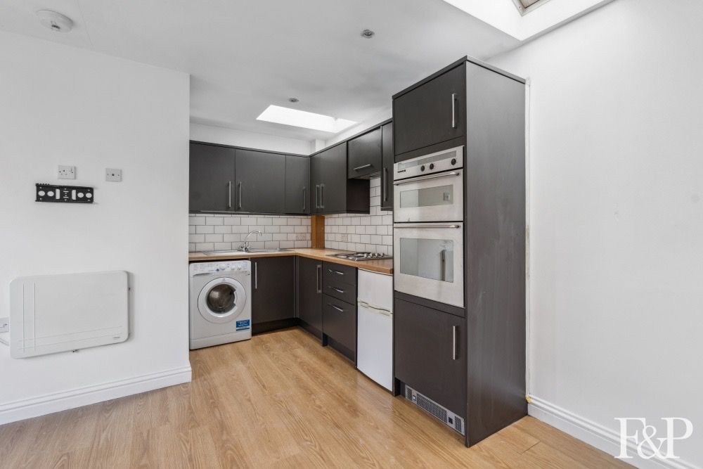 Additional image 3 of 1 bed detached house for saleMaidenhead Road, Windsor SL4