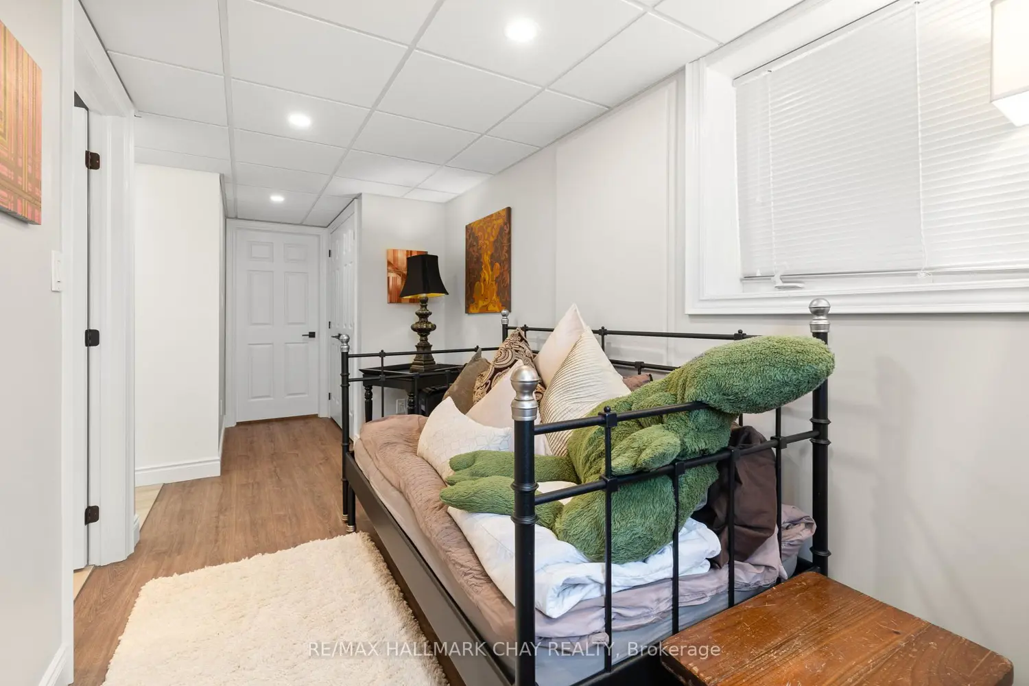 Additional image 10 of 571 Longworth Avenue 13
