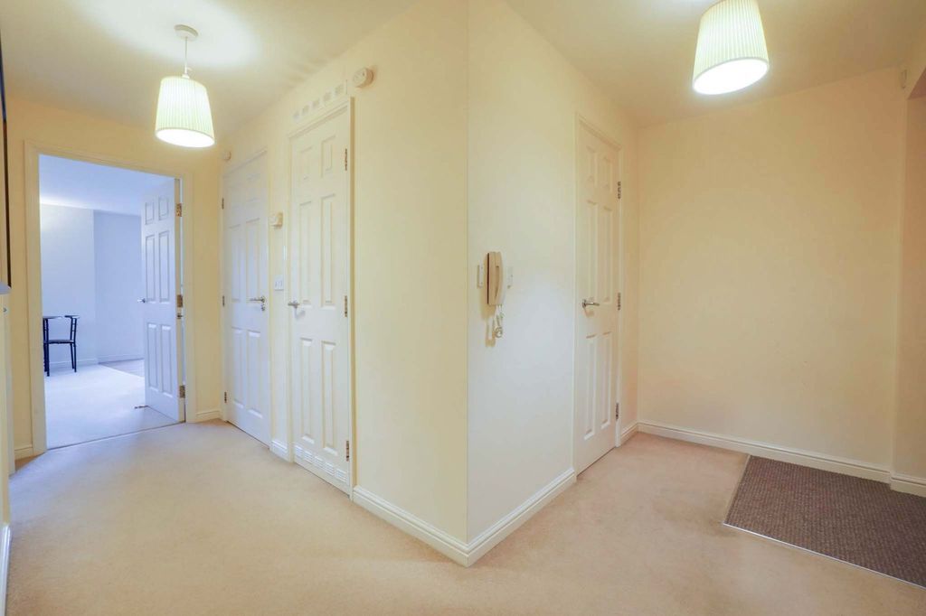 Additional image 3 of 2 bed flat for saleHermitage Court, Oadby LE2