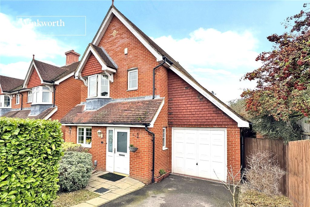 Additional image 16 of 3 bed semi-detached house for saleLower Green Gardens, Worcester Park KT4