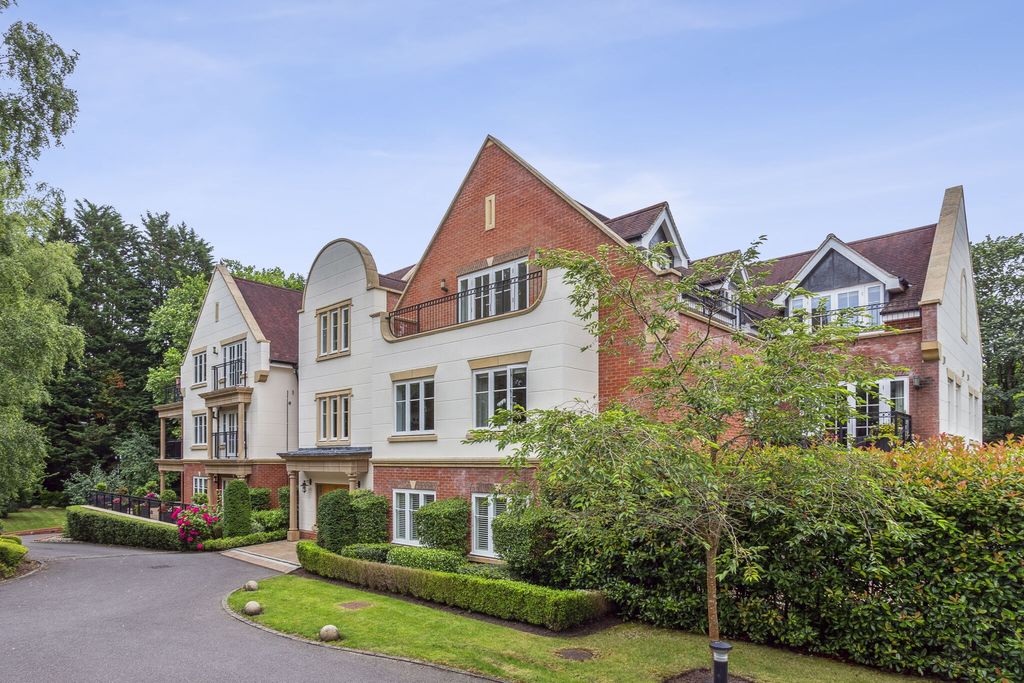 Additional image 9 of 3 bed flat for saleDevenish Road, Ascot SL5