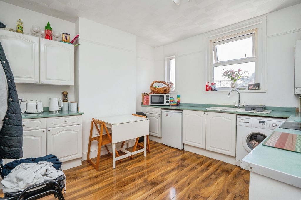 Additional image 15 of 2 bed property for saleGladys Avenue, Portsmouth, Hampshire PO2