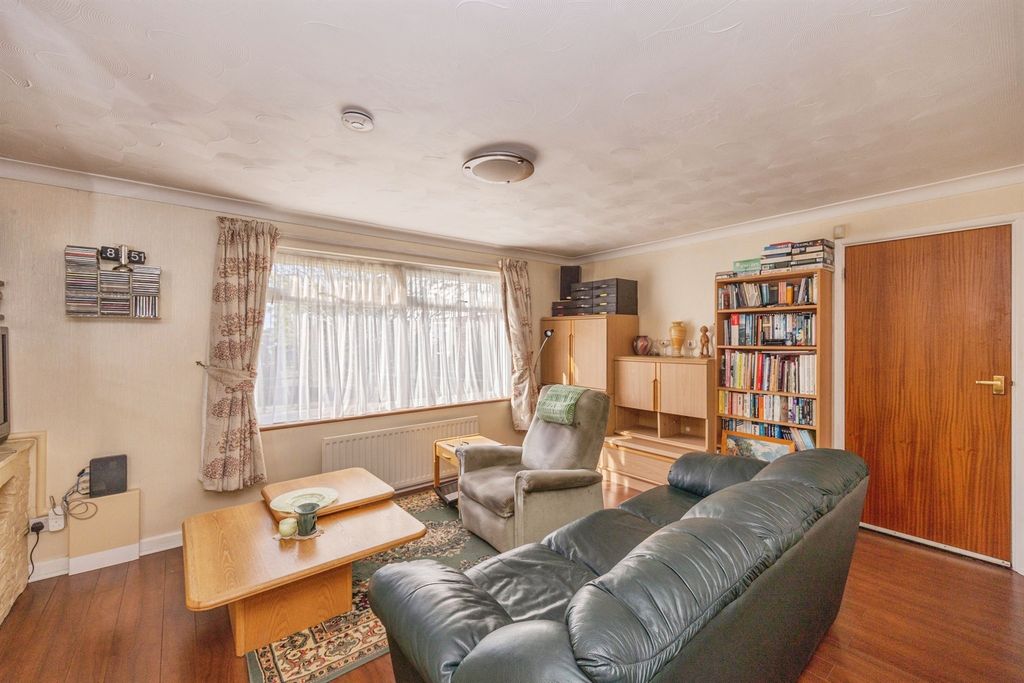 Additional image 2 of 3 bed semi-detached house for saleSeaway Crescent, Southsea PO4