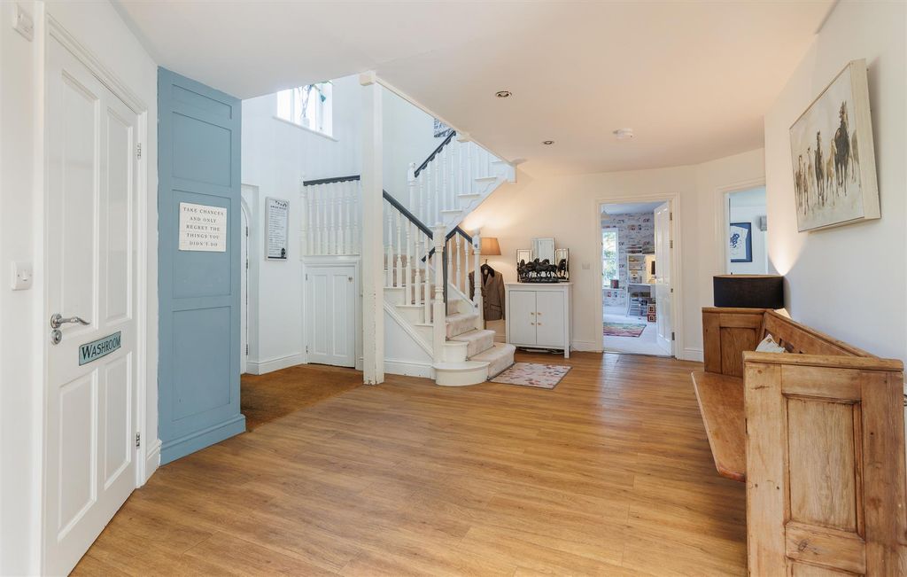 Additional image 11 of 6 bed detached house for saleCarisbrooke, Isle Of Wight PO30