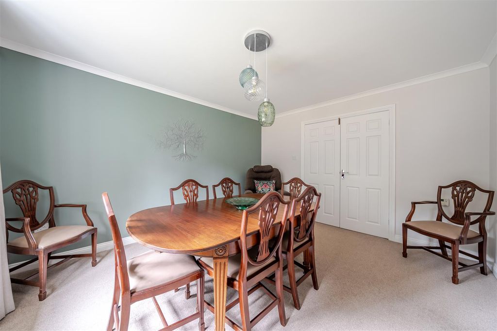 Additional image 4 of 4 bed detached house for saleCarrick Lane, Yateley, Hampshire GU46