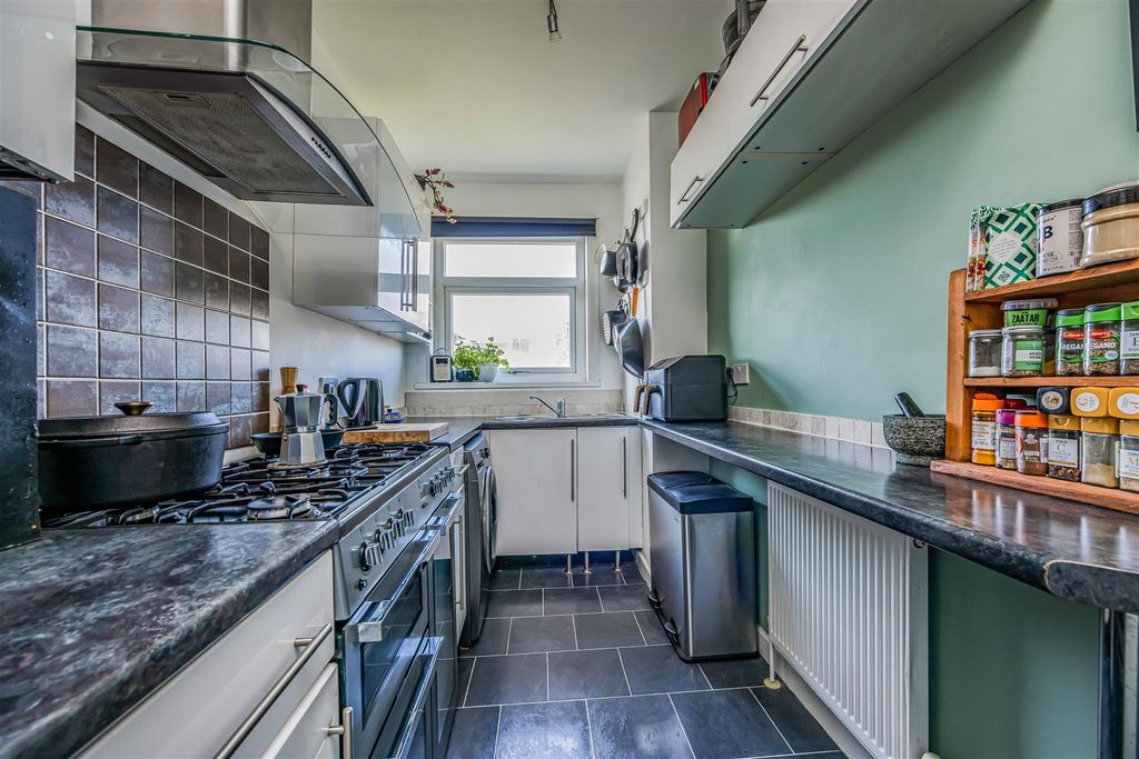 Additional image 14 of 1 bed flat for saleOrchard Road, Southsea PO4