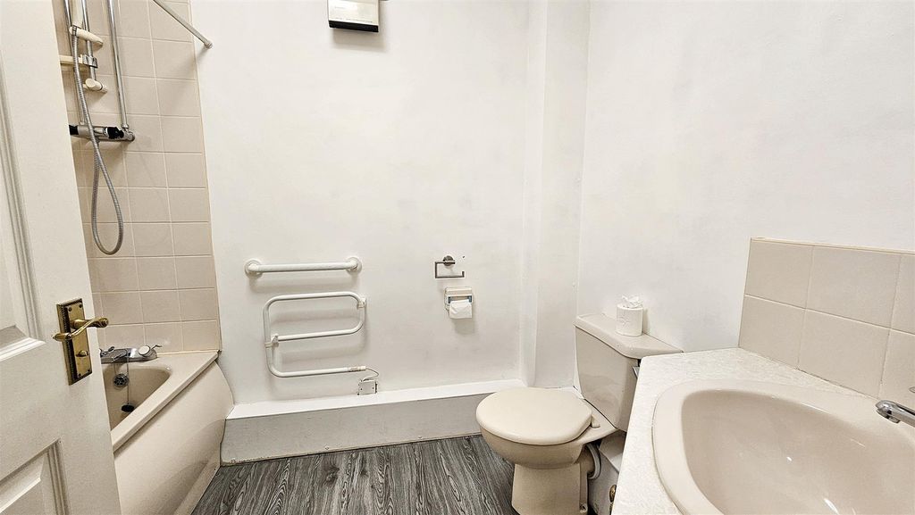 Additional image 10 of 2 bed flat for saleGrange Lane, Thurnby LE7