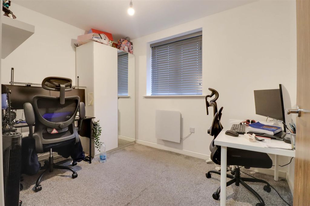 Additional image 6 of 2 bed flat for saleGolden Jubilee Way, Wickford SS12