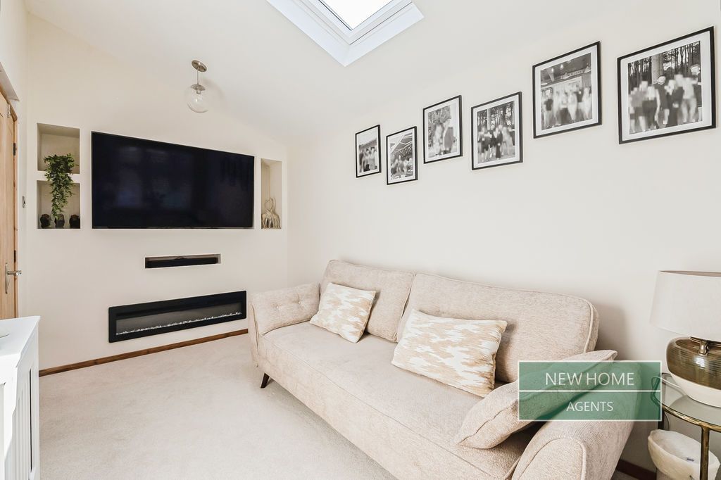 Additional image 6 of 4 bed detached bungalow for saleCanford Avenue, Wickford SS12