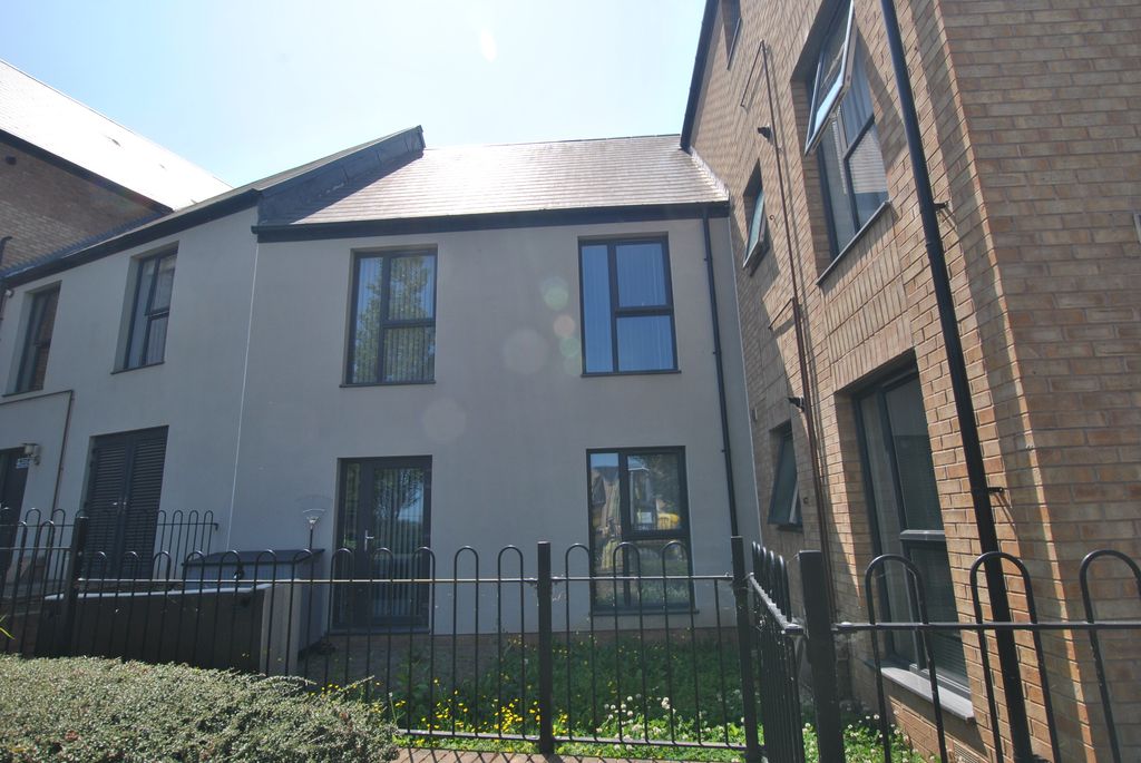 1 bed flat for saleStaneford Close, Ketley, Telford TF1