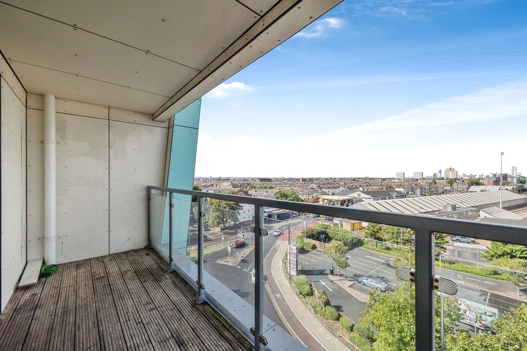 Additional image 7 of 2 bed flat for saleFratton Way, Southsea PO4