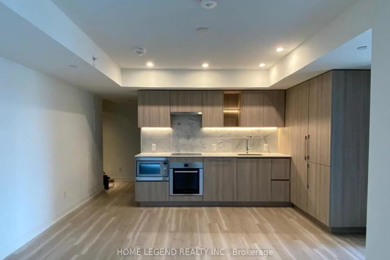 Additional image 2 of 17 Bathurst Street 710