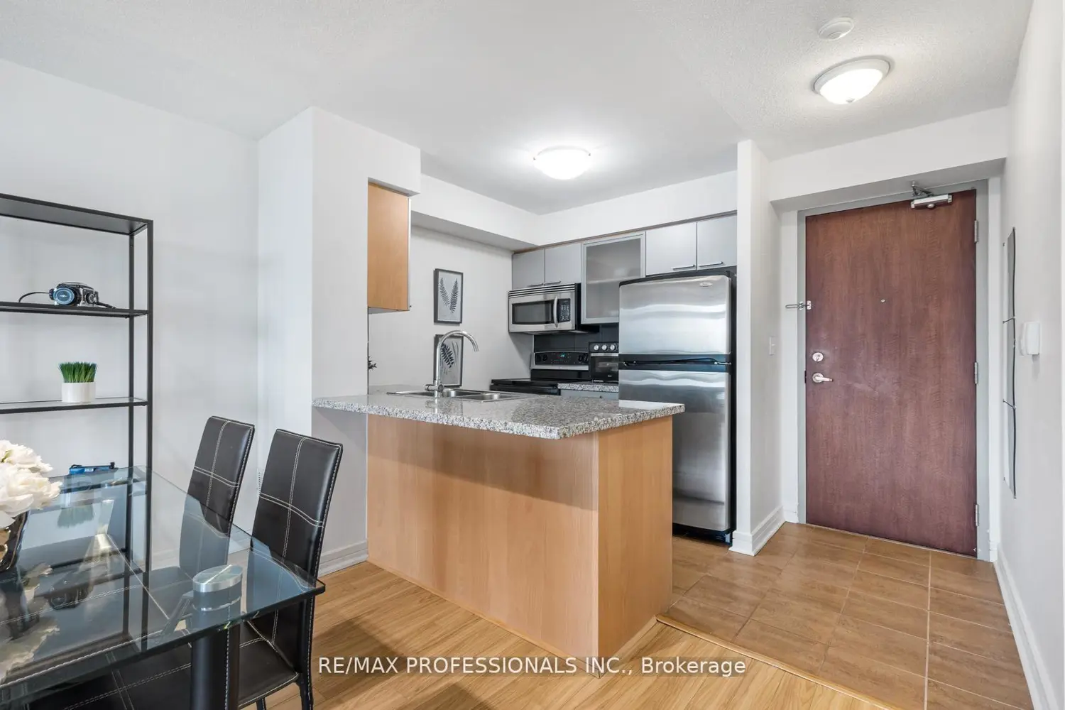 Additional image 9 of 18 Harrison Garden Boulevard 706