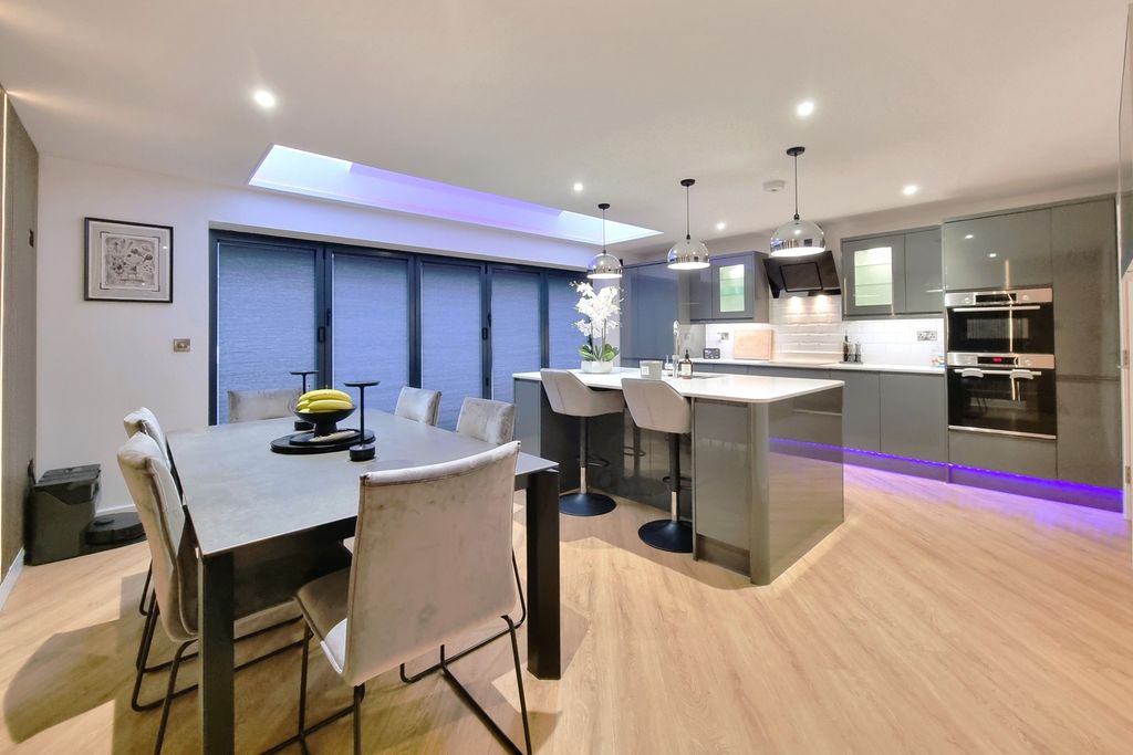 4 bed detached house for saleDrayton, Hampshire PO6