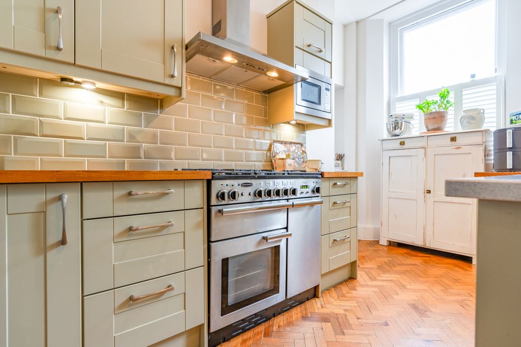 Additional image 8 of 4 bed semi-detached house for saleHeron Lodge, London Road, Worcester WR5