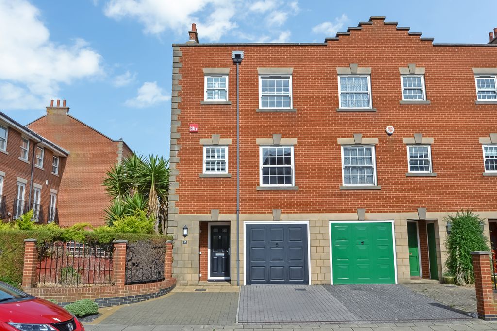 Additional image 4 of 3 bed town house for saleOld Portsmouth, Hampshire PO1