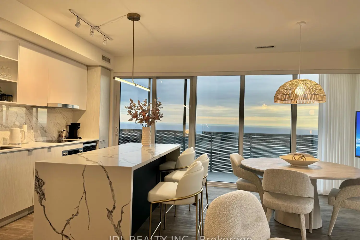 55 Cooper Street 5811 photo 4