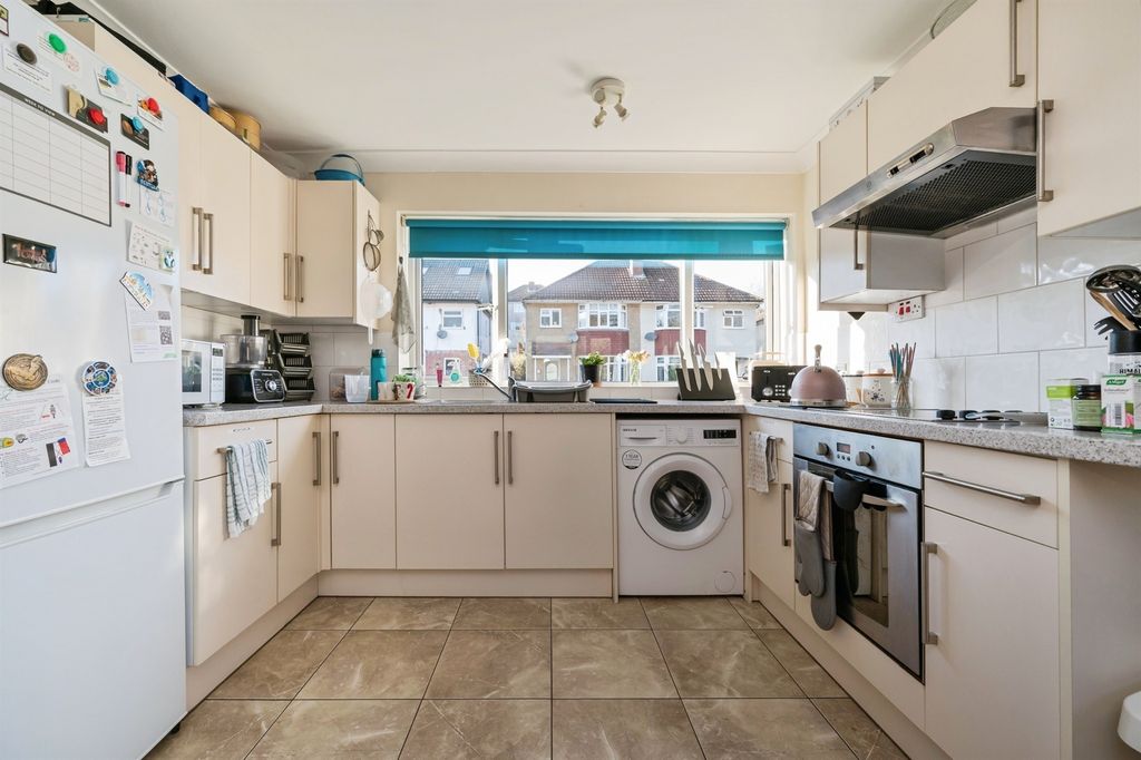 Additional image 4 of 2 bed flat for saleLawrence Grove, Southampton SO19