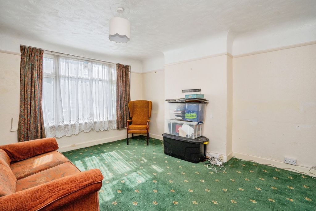 Additional image 5 of 1 bed flat for saleLondon Road, Portsmouth, Hampshire PO2
