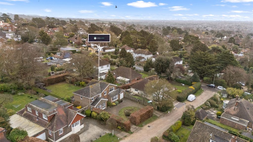 Additional image 26 of 6 bed detached house for saleFurze Close, Worthing BN13