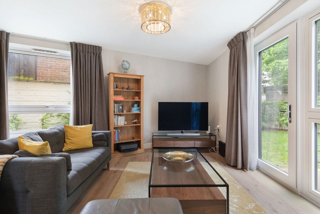 Additional image 2 of 3 bed flat for saleWoodthorpe Road, Ashford TW15