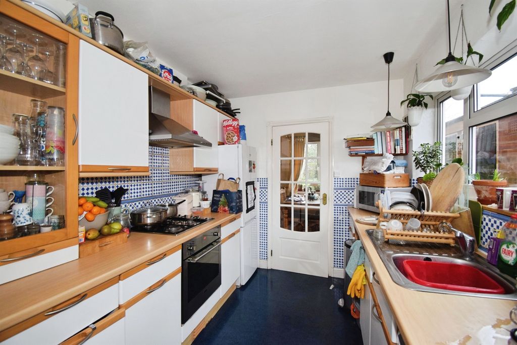 Additional image 9 of 3 bed semi-detached house for saleAsh Tree Road, Oadby, Leicester LE2