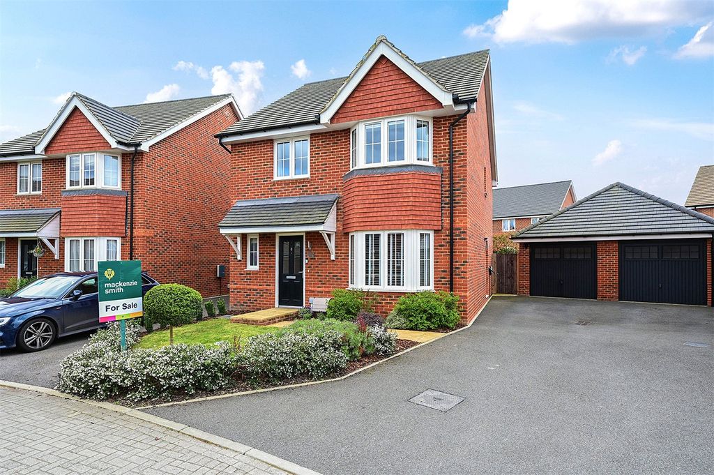 Additional image 22 of 4 bed detached house for saleBunch Grove, Yateley, Hampshire GU46