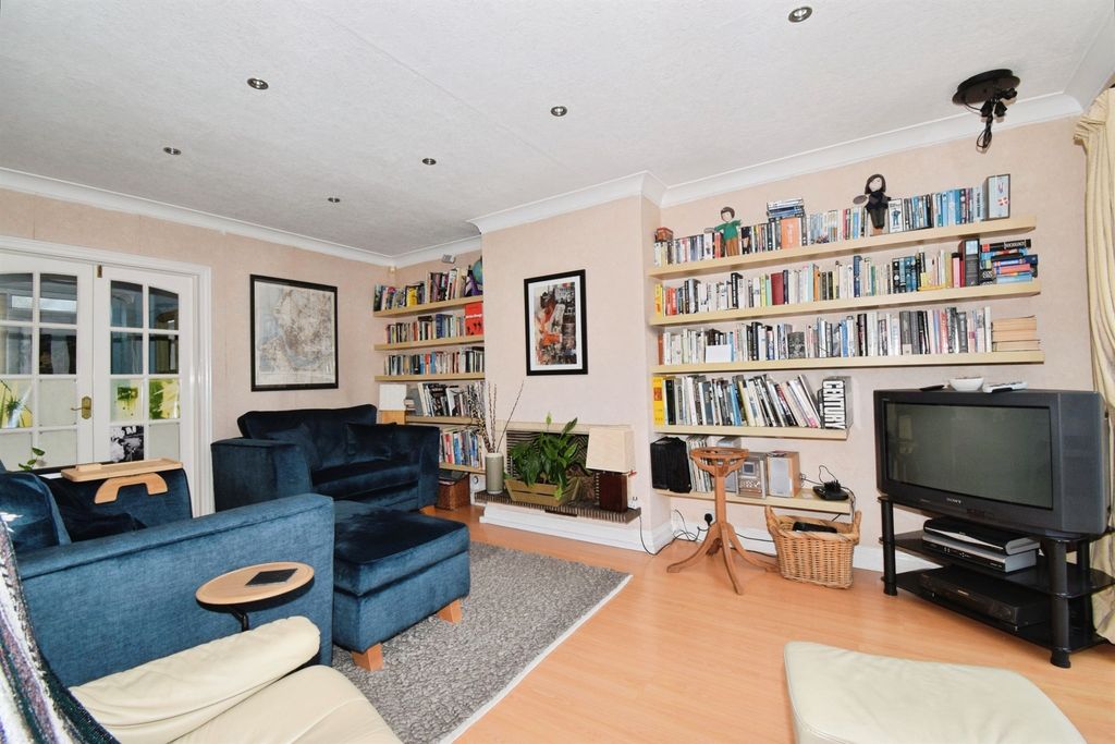 Additional image 4 of 3 bed semi-detached house for saleAsh Tree Road, Oadby, Leicester LE2