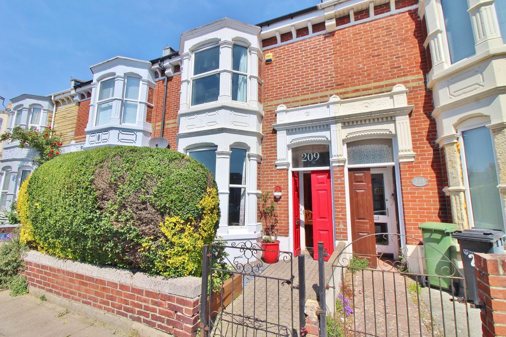 3 bed terraced house for saleChichester Road, North End PO2