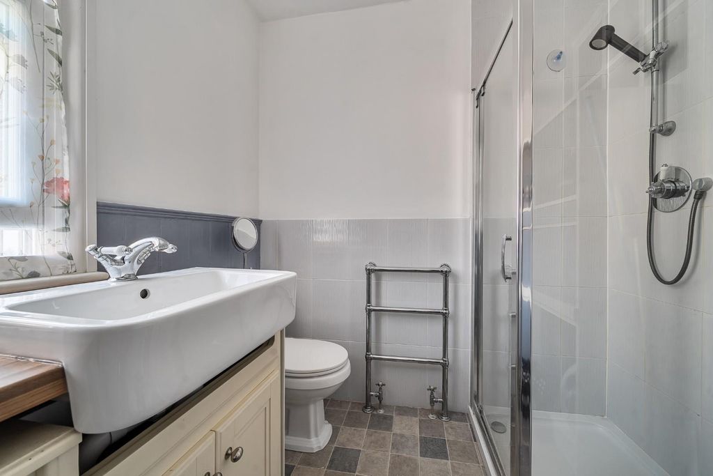 Additional image 13 of 2 bed maisonette for saleDorset Road, Windsor SL4