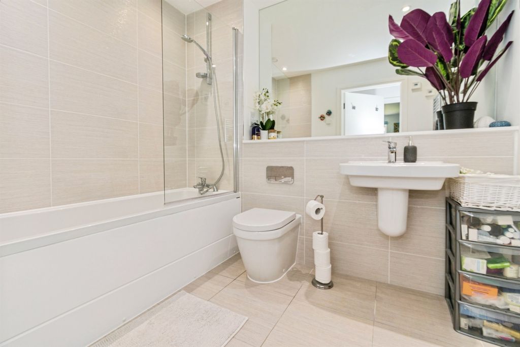 Additional image 12 of 2 bed flat for saleMeridian Way, Southampton SO14