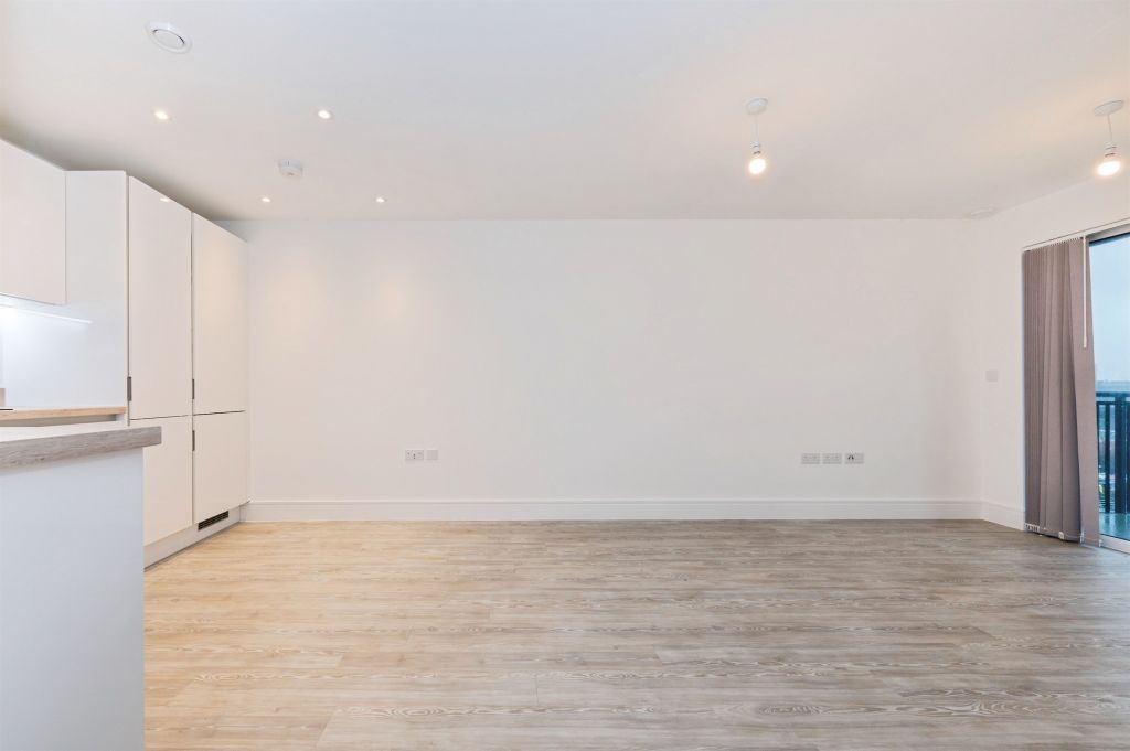 Additional image 10 of 2 bed flat for saleMeridian Way, Southampton SO14