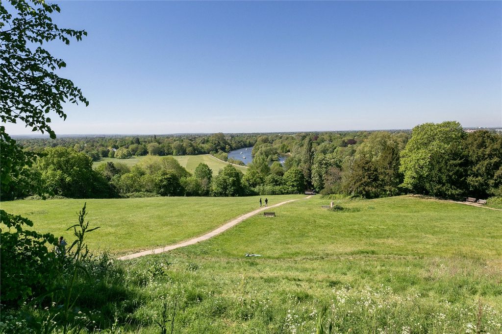 Additional image 2 of 3 bed maisonette for saleStuart Court, Richmond Hill, Richmond, Surrey TW10