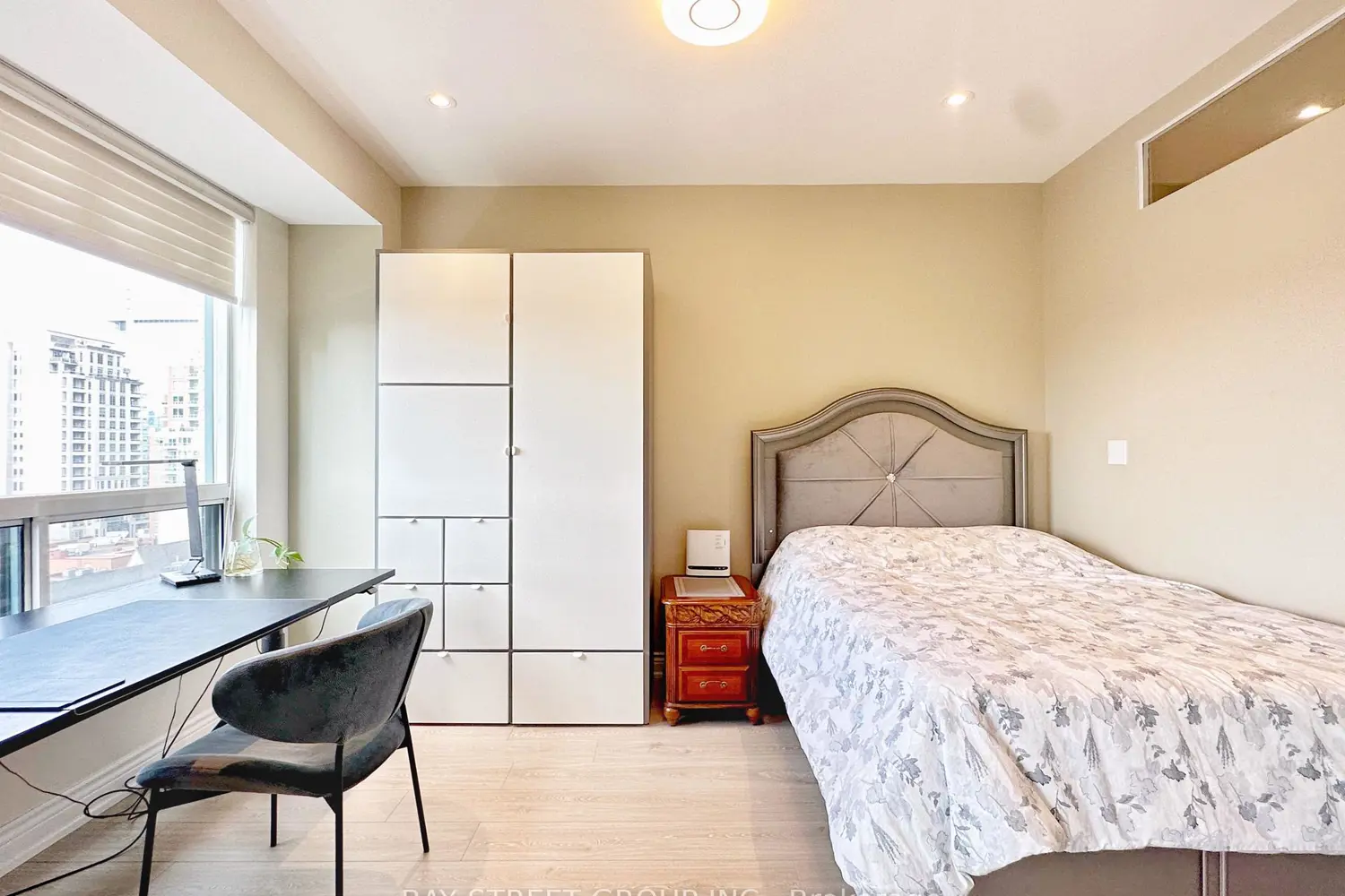 Additional image 13 of 102 Bloor Street 1001