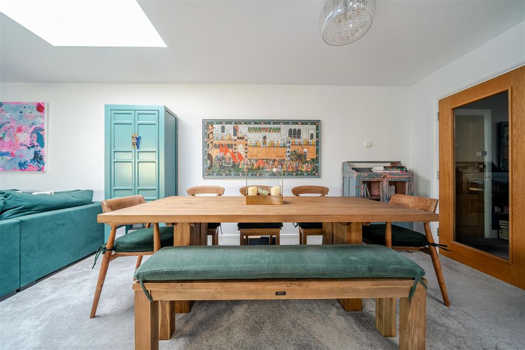 Additional image 9 of 2 bed flat for saleLanden House, Rectory Road Wokingham, Berkshire RG40