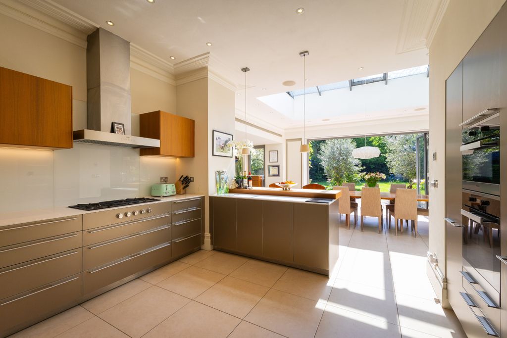 Additional image 5 of 5 bed property for saleSheen Road, Richmond, London TW10